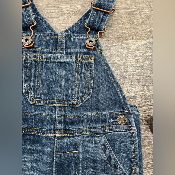 Gap New Baby boy 6-12 month overalls - Picture 2 of 6